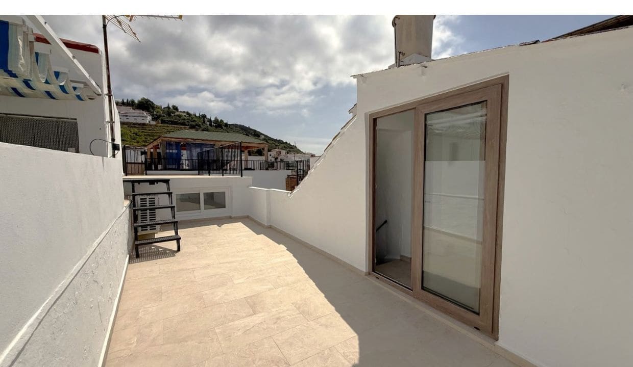 2 bedroom Townhouse for sale in Competa - € 289,000 (Ref: 10139960)