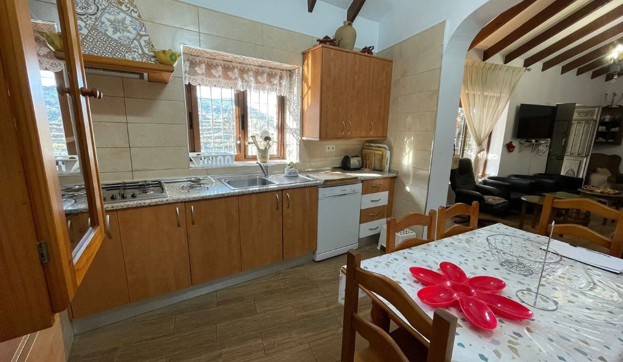 4 soveværelse Villa til leje i Competa med swimmingpool garage - € 2.350 (Ref: 10147460)