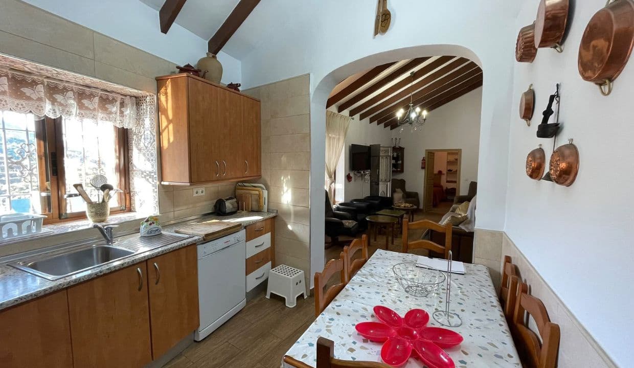 4 soveværelse Villa til leje i Competa med swimmingpool garage - € 2.350 (Ref: 10147460)