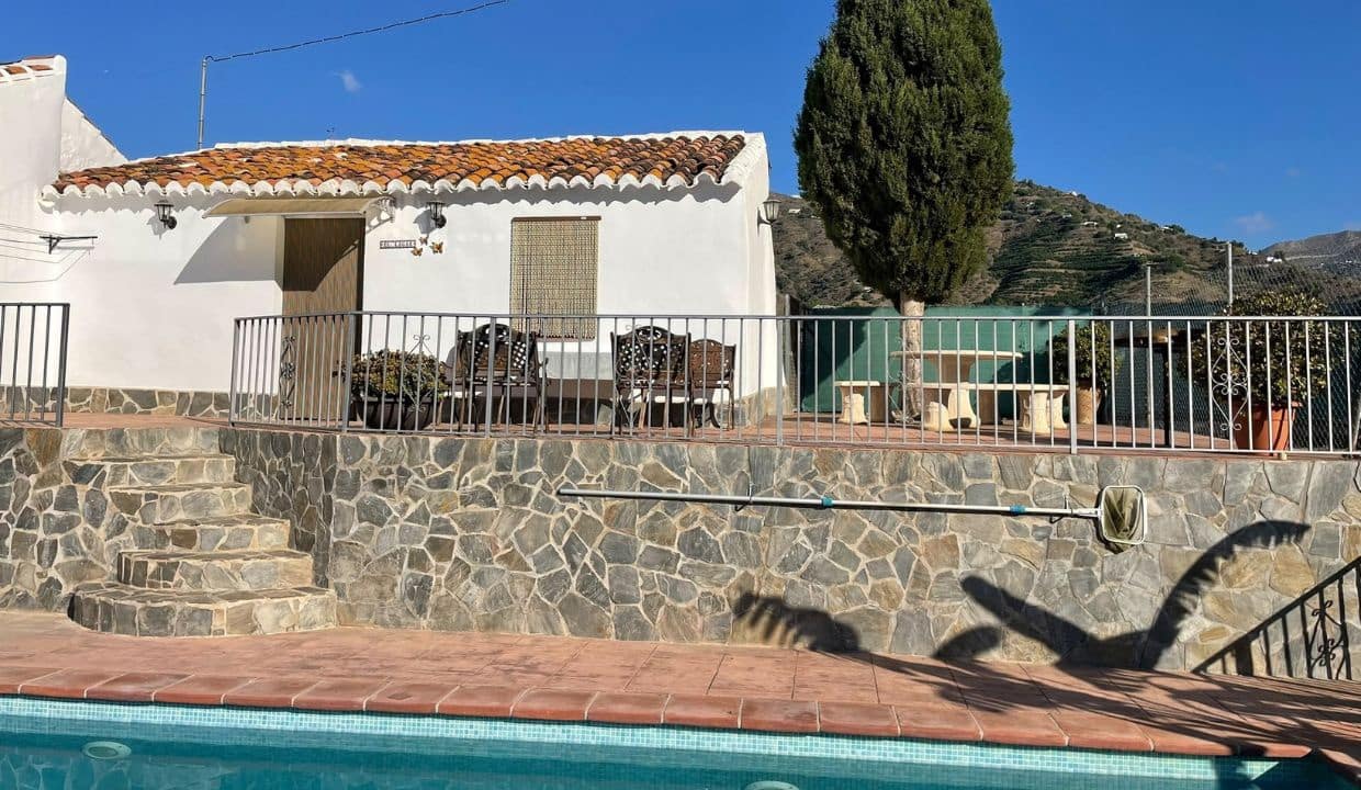 4 soveværelse Villa til leje i Competa med swimmingpool garage - € 2.350 (Ref: 10147460)