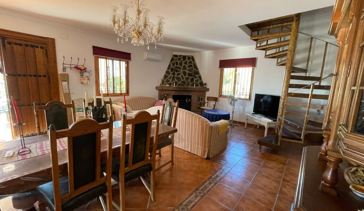 9 Zimmer Villa zu vermieten in Competa mit Pool Garage - 3.500 € (Ref: 10175502)