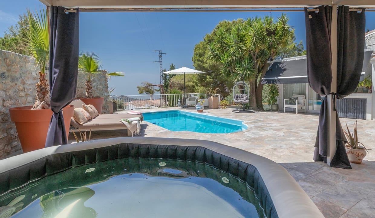 2 slaapkamer Villa te koop in Competa met zwembad - € 459.000 (Ref: 10181035)