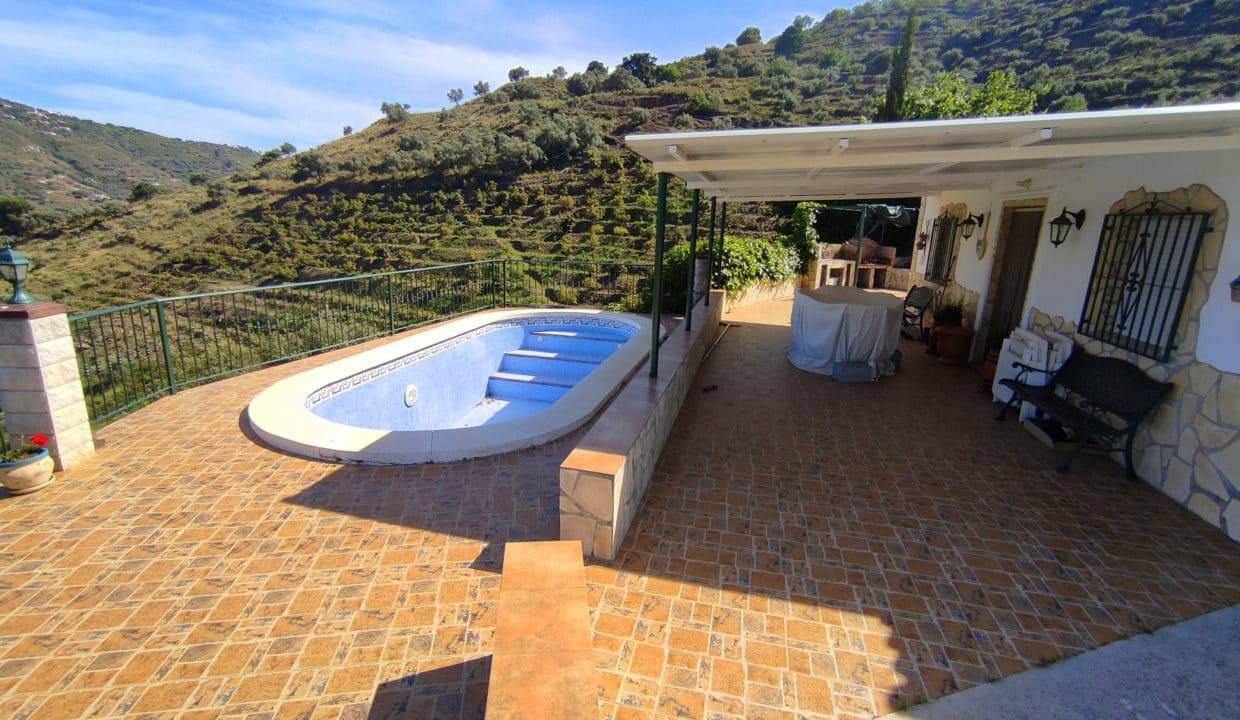 2 soveværelse Villa til salg i Competa med swimmingpool - € 425.000 (Ref: 7193795)