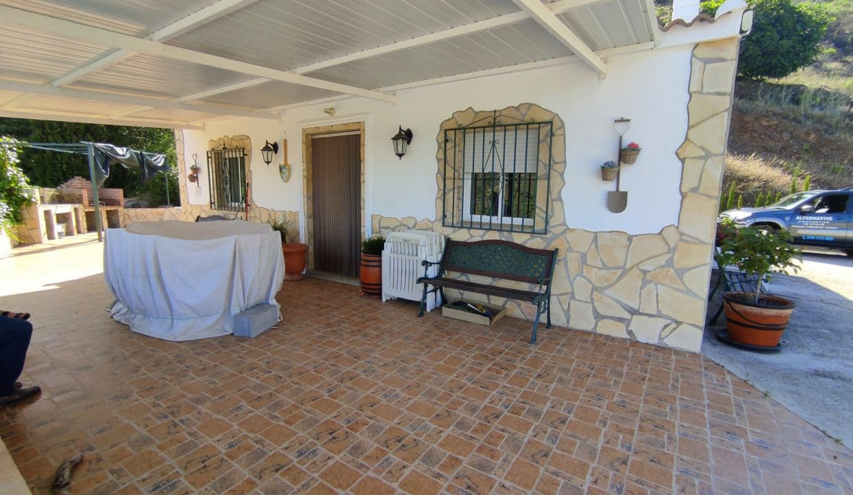 2 soveværelse Villa til salg i Competa med swimmingpool - € 425.000 (Ref: 7193795)