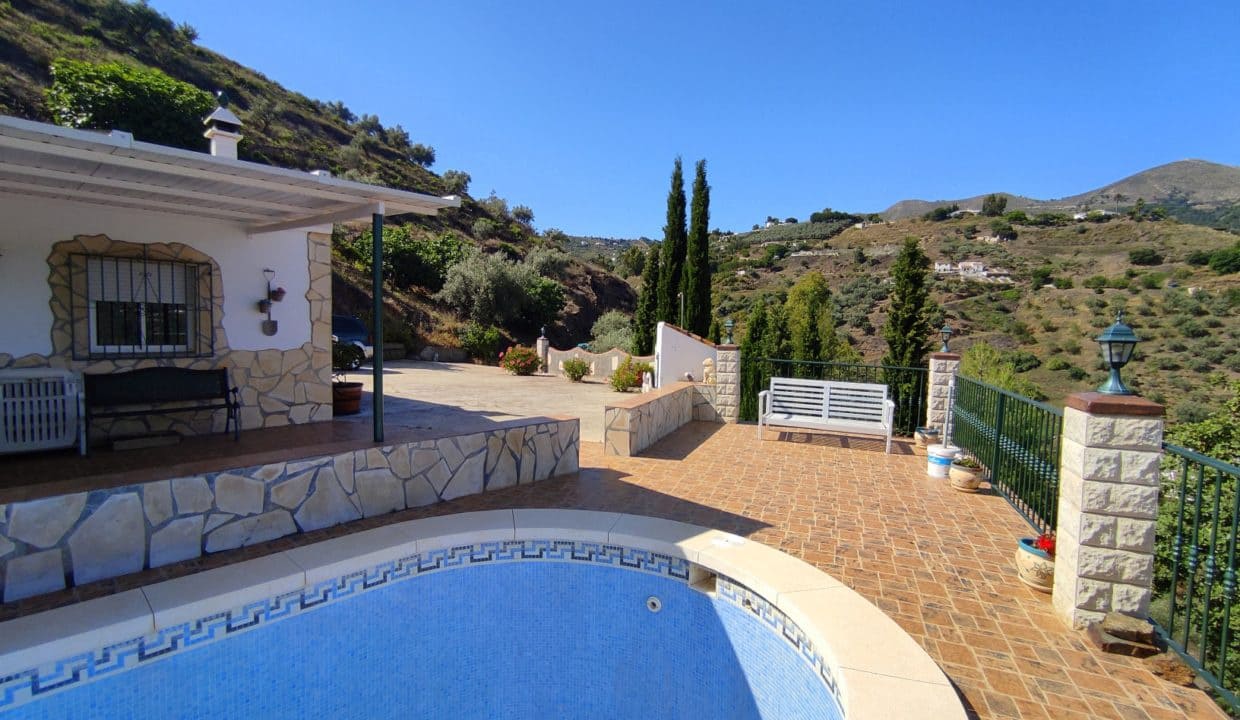 2 soveværelse Villa til salg i Competa med swimmingpool - € 425.000 (Ref: 7193795)