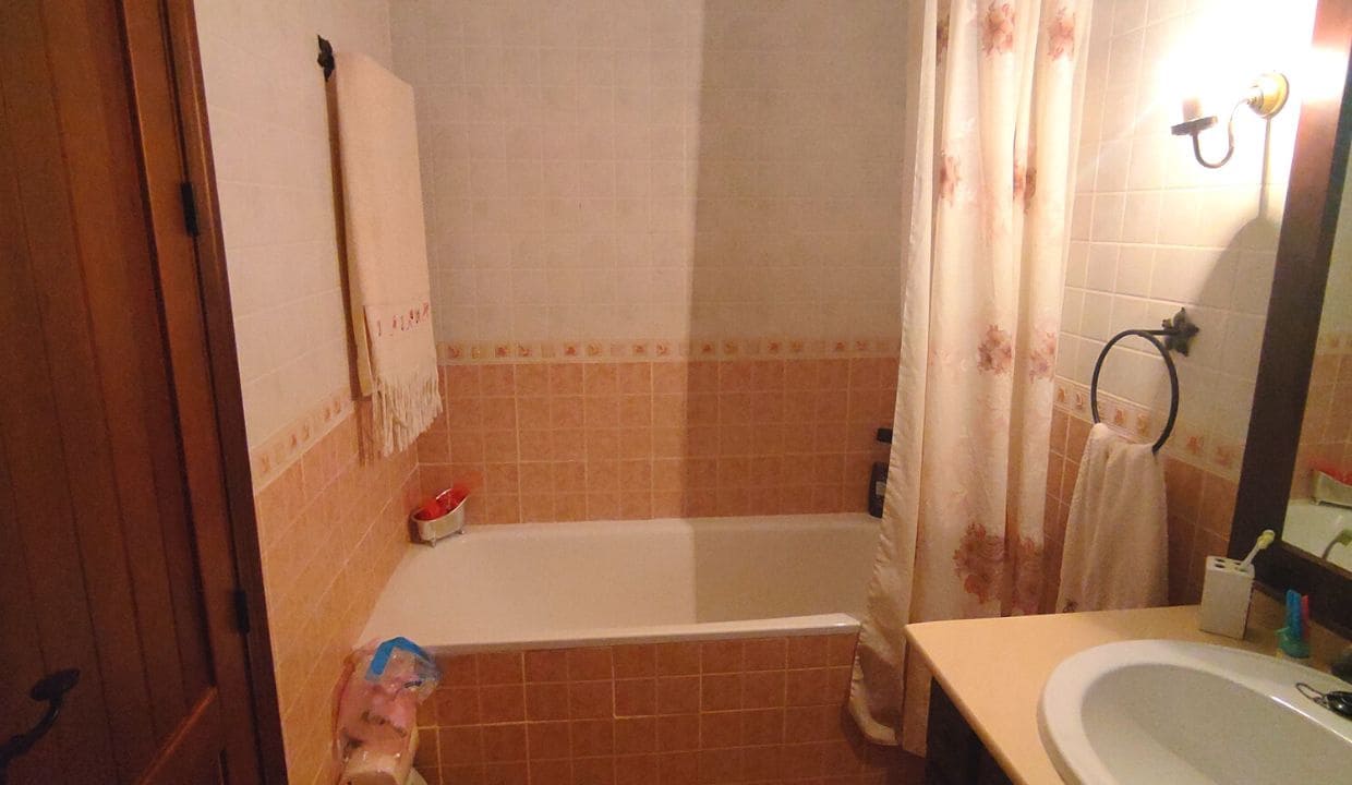 3 soveværelse Villa til salg i Archez med swimmingpool garage - € 450.000 (Ref: 7193833)