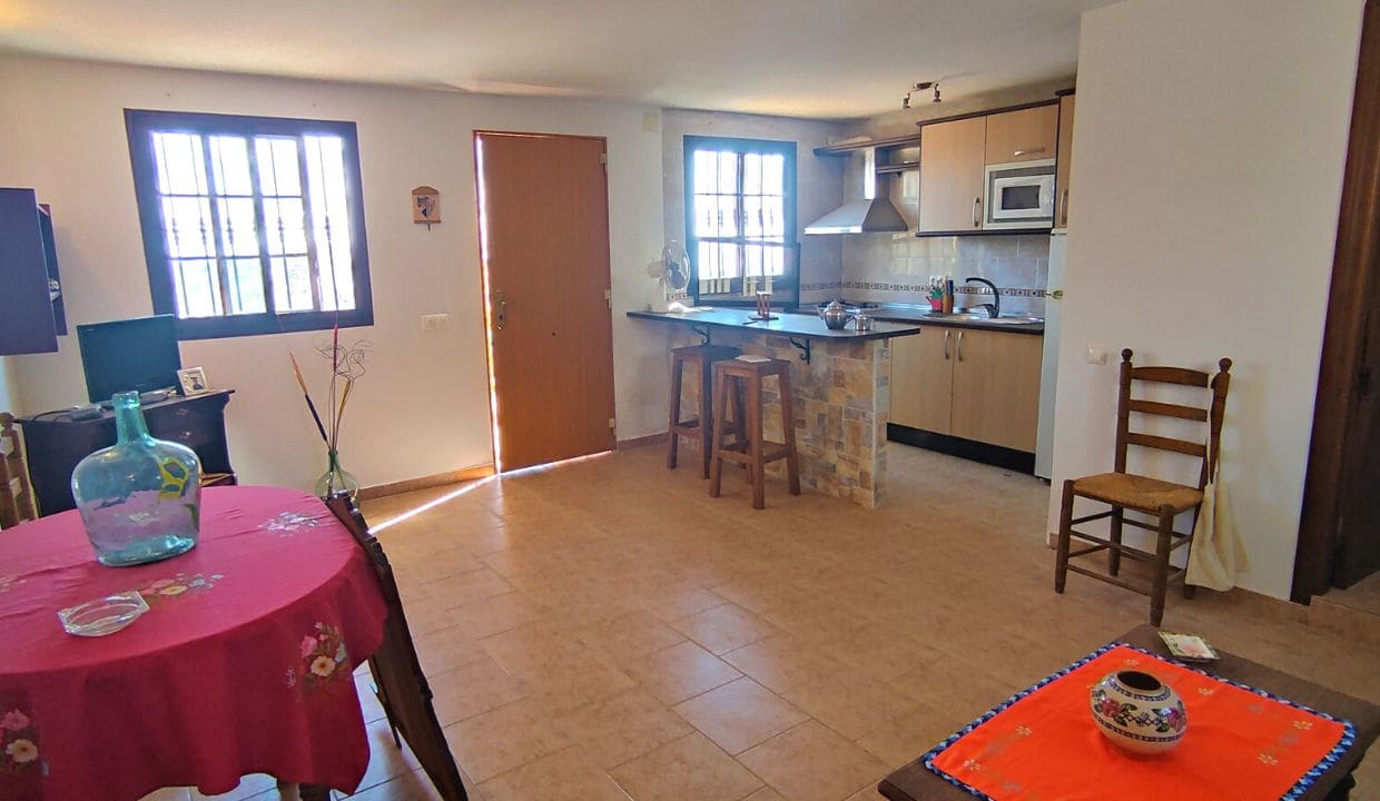 3 soveværelse Villa til salg i Archez med swimmingpool garage - € 450.000 (Ref: 7193833)