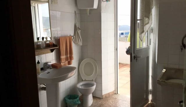 4 quarto Casa em Banda para venda em Canillas de Albaida - 106 000 € (Ref: 7193834)