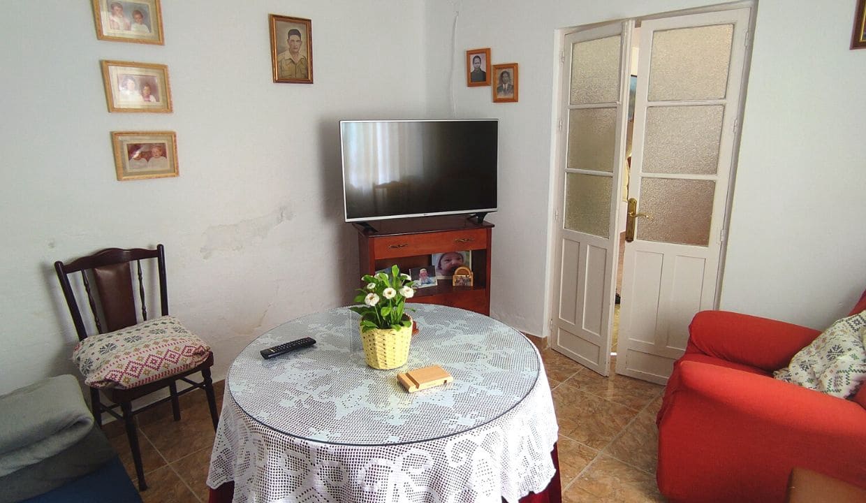 5 soverom Hus til salgs i Competa med garasje - € 148 500 (Ref: 7373744)