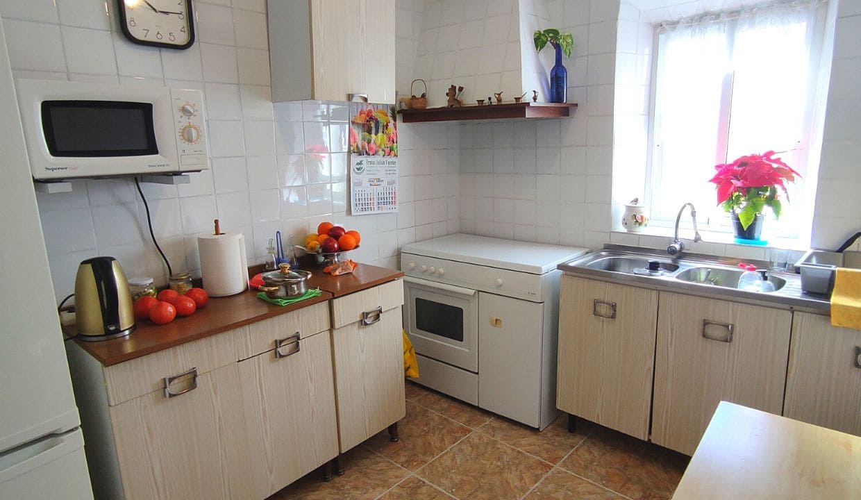 5 soverom Hus til salgs i Competa med garasje - € 148 500 (Ref: 7373744)