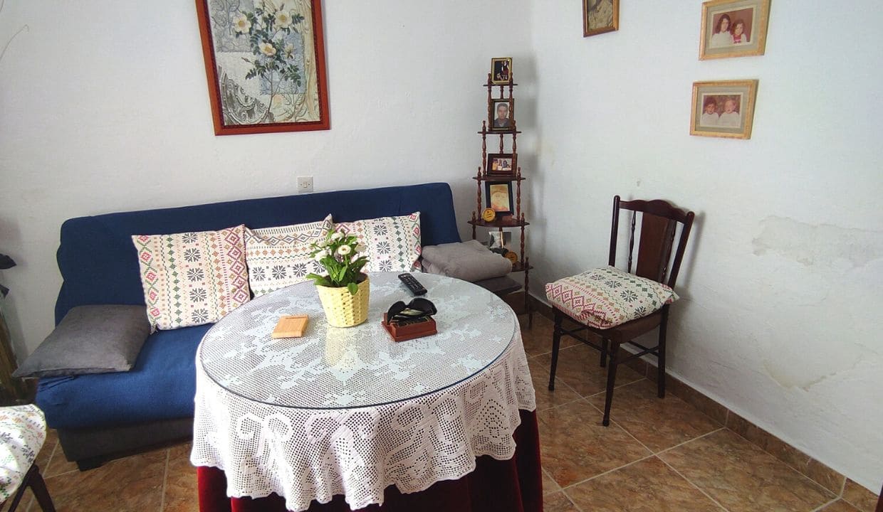 5 soverom Hus til salgs i Competa med garasje - € 148 500 (Ref: 7373744)