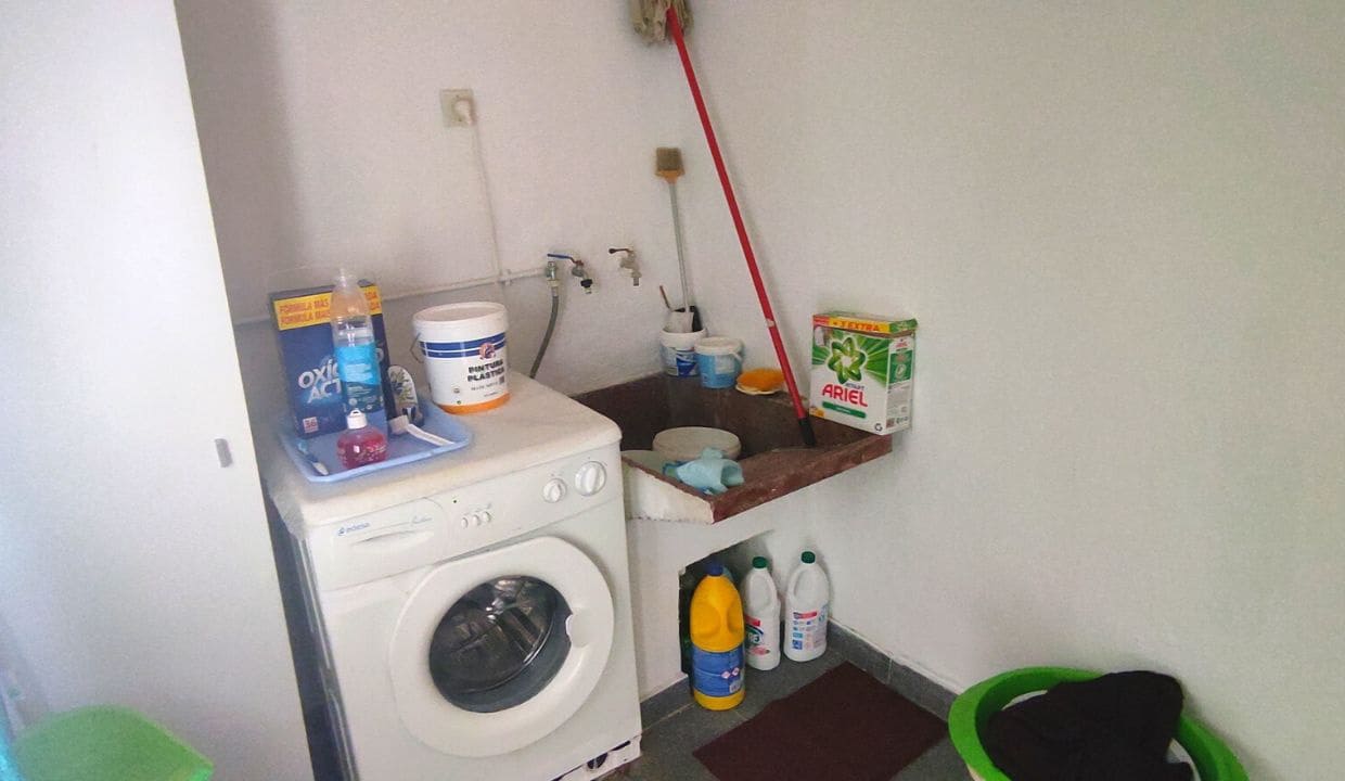 5 soverom Hus til salgs i Competa med garasje - € 148 500 (Ref: 7373744)