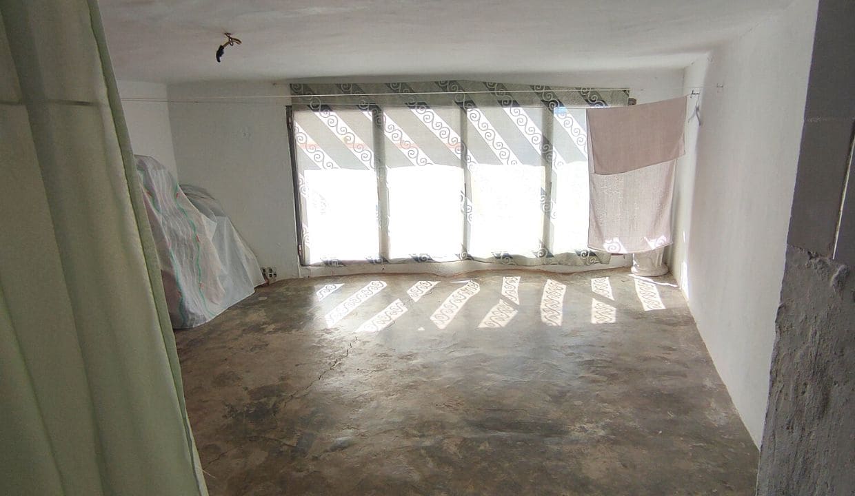 5 soverom Hus til salgs i Competa med garasje - € 148 500 (Ref: 7373744)