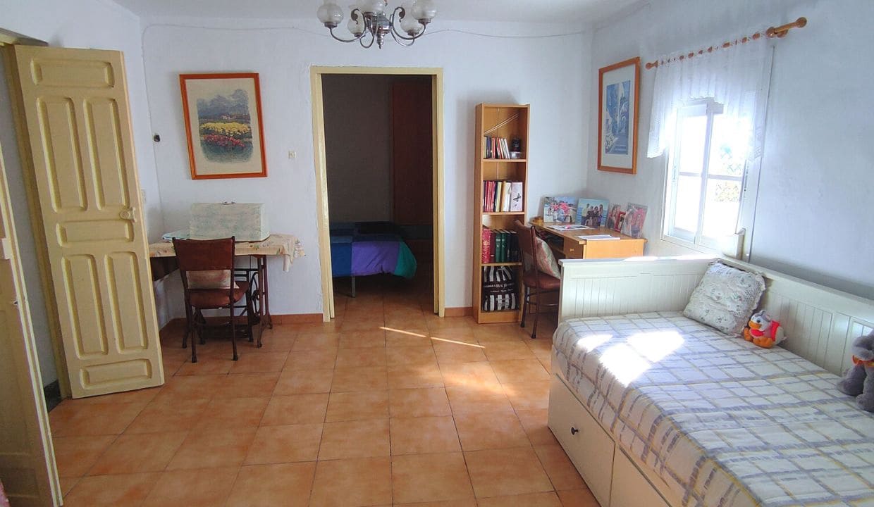 5 soverom Hus til salgs i Competa med garasje - € 148 500 (Ref: 7373744)