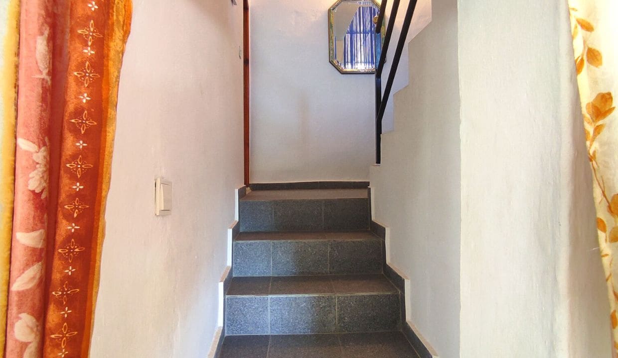 5 soverom Hus til salgs i Competa med garasje - € 148 500 (Ref: 7373744)