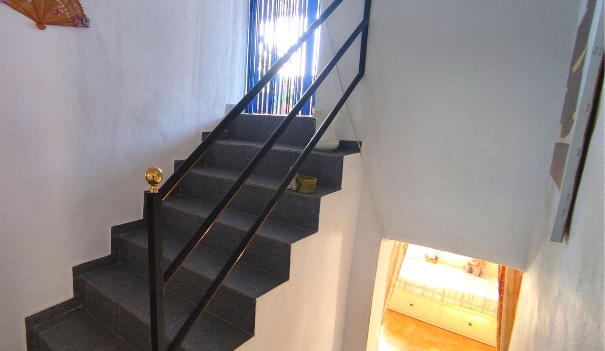 5 soverom Hus til salgs i Competa med garasje - € 148 500 (Ref: 7373744)