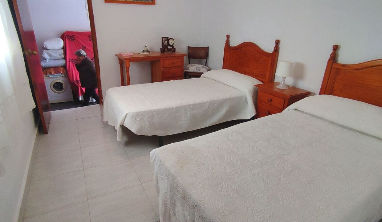 5 soverom Hus til salgs i Competa med garasje - € 148 500 (Ref: 7373744)