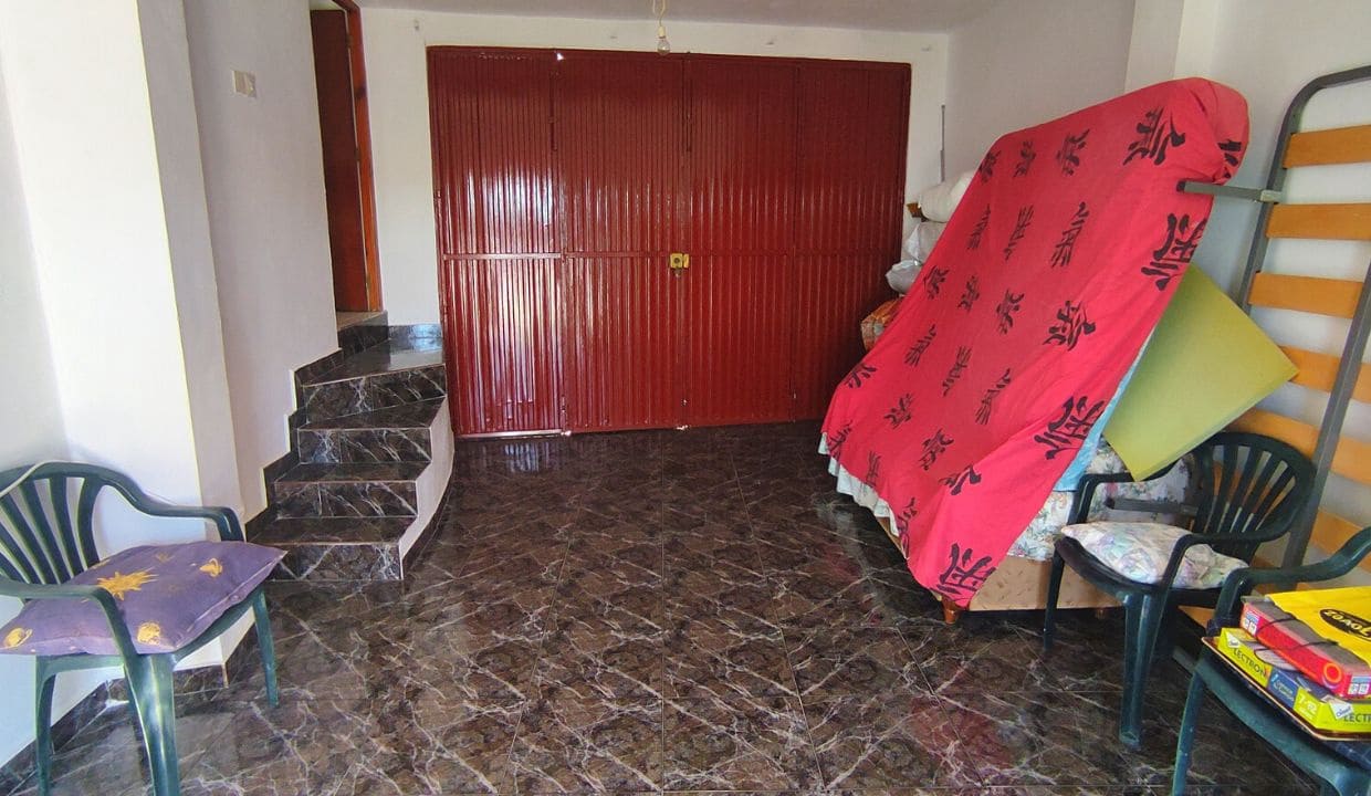 5 soverom Hus til salgs i Competa med garasje - € 148 500 (Ref: 7373744)