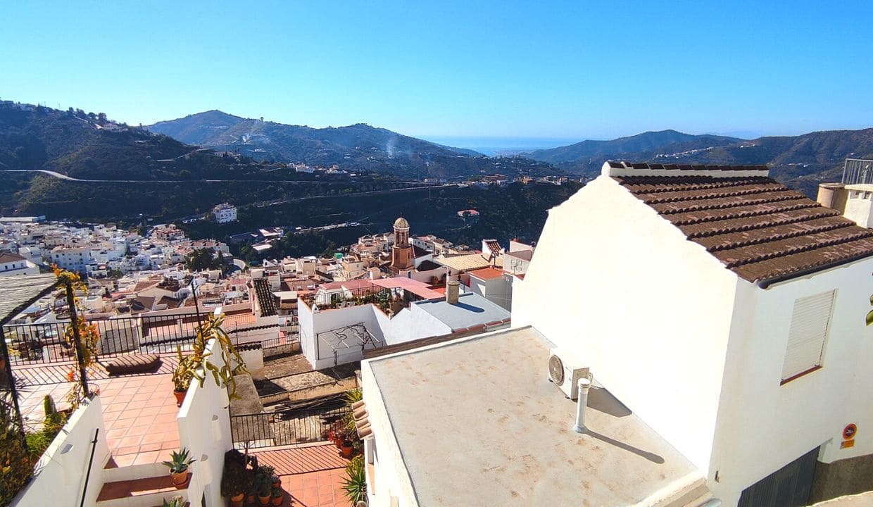 5 soverom Hus til salgs i Competa med garasje - € 148 500 (Ref: 7373744)