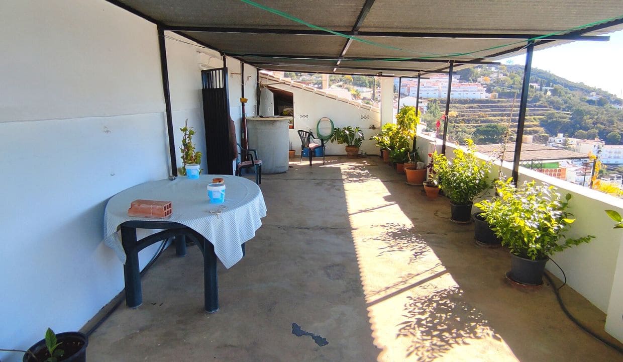 5 soverom Hus til salgs i Competa med garasje - € 148 500 (Ref: 7373744)