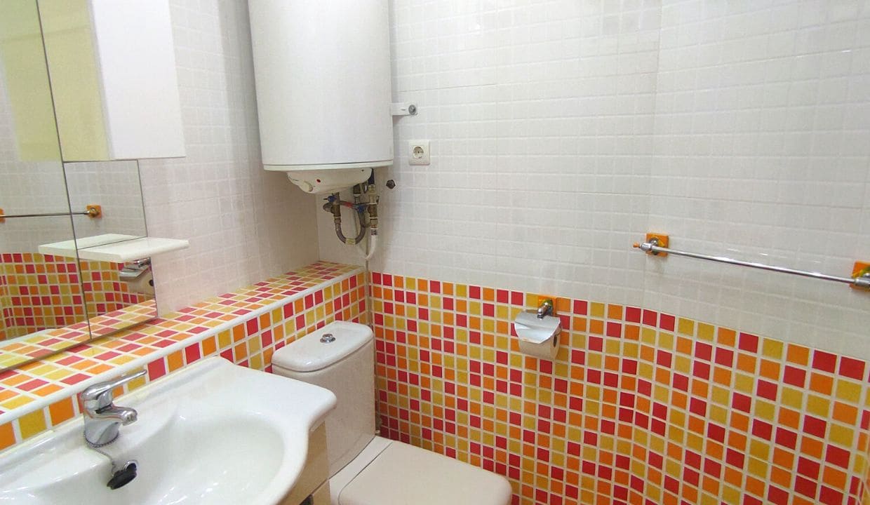 8 soverom Hus til salgs i Canillas de Albaida - € 143 000 (Ref: 7449934)