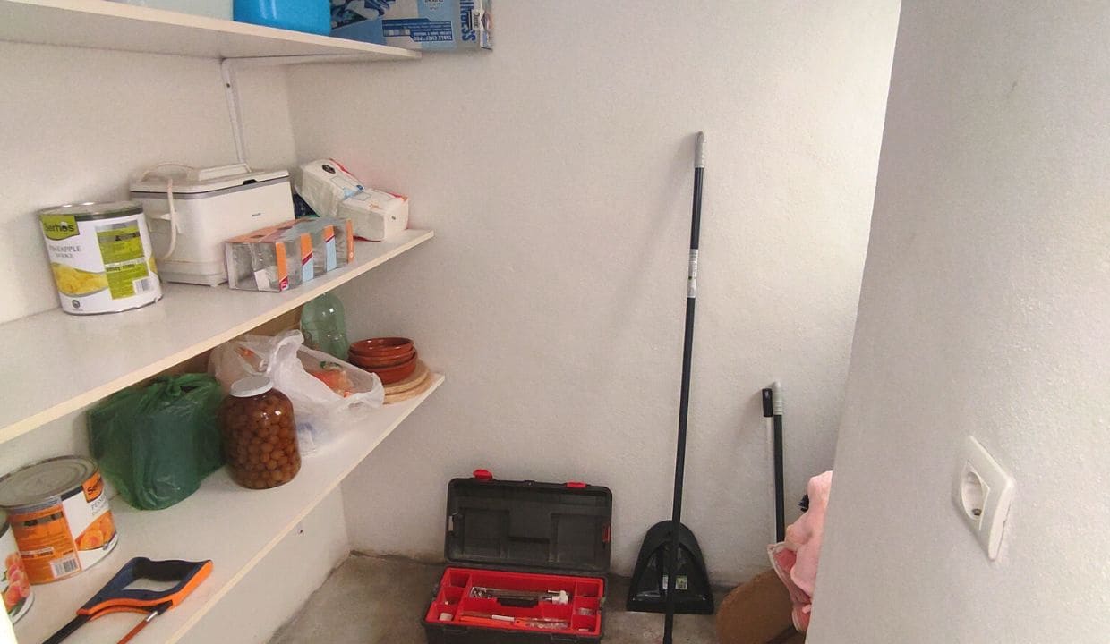 8 soverom Hus til salgs i Canillas de Albaida - € 143 000 (Ref: 7449934)