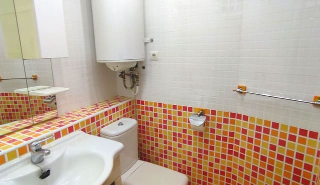 8 quarto Casa em Banda para venda em Canillas de Albaida - 143 000 € (Ref: 7449934)