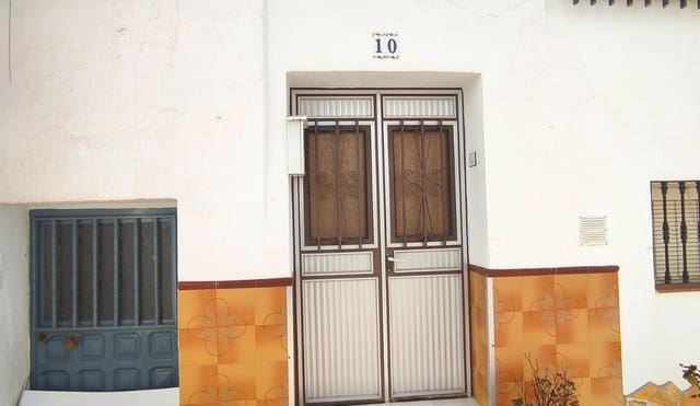 8 quarto Casa em Banda para venda em Canillas de Albaida - 143 000 € (Ref: 7449934)