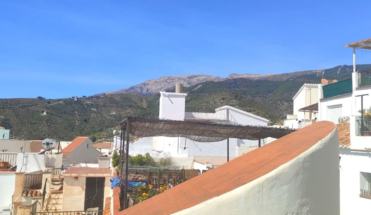 8 soverom Hus til salgs i Canillas de Albaida - € 143 000 (Ref: 7449934)