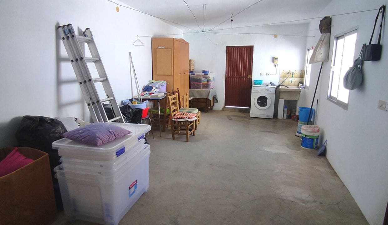 8 soverom Hus til salgs i Canillas de Albaida - € 143 000 (Ref: 7449934)