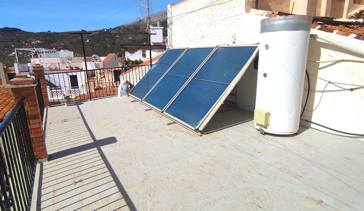 8 soverom Hus til salgs i Canillas de Albaida - € 143 000 (Ref: 7449934)