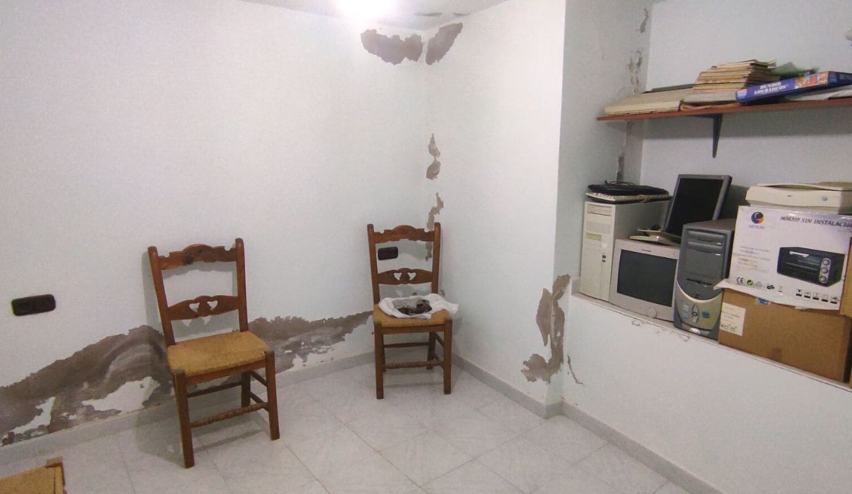 8 soverom Hus til salgs i Canillas de Albaida - € 143 000 (Ref: 7449934)