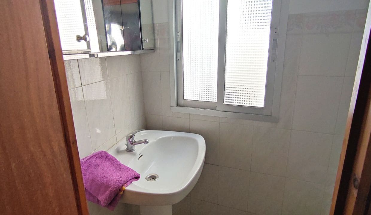 8 soverom Hus til salgs i Canillas de Albaida - € 143 000 (Ref: 7449934)