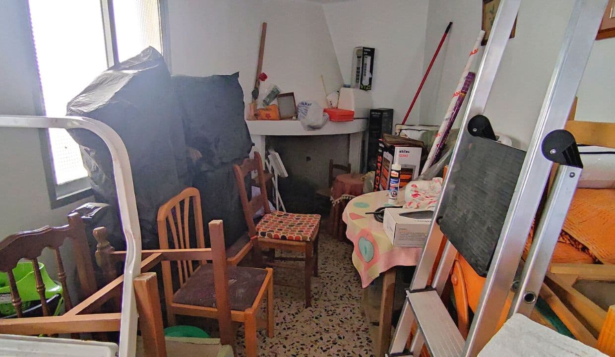 8 soverom Hus til salgs i Canillas de Albaida - € 143 000 (Ref: 7449934)