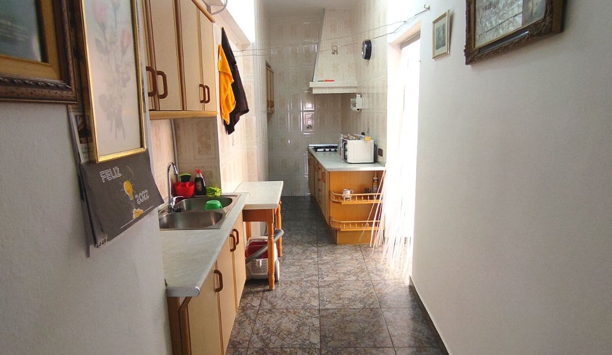 8 soverom Hus til salgs i Canillas de Albaida - € 143 000 (Ref: 7449934)