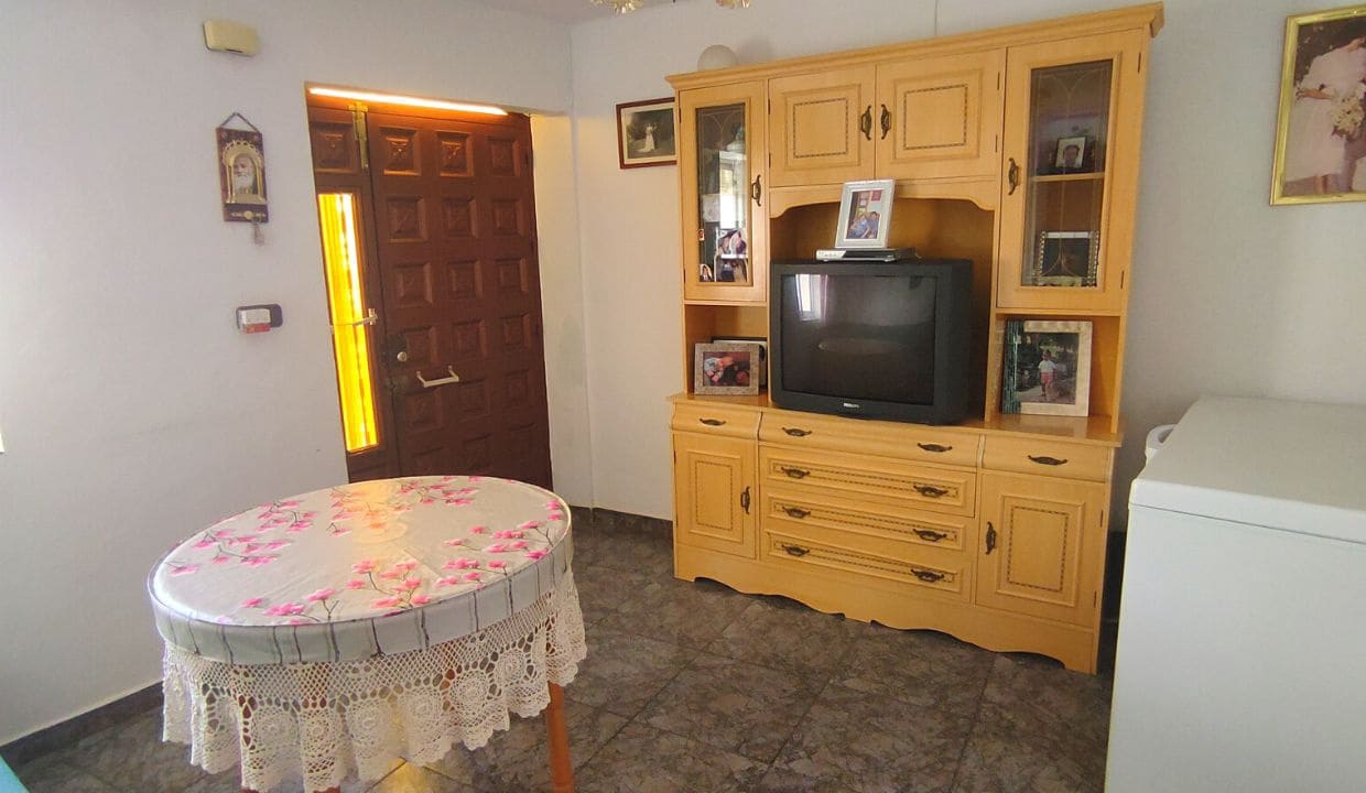8 soverom Hus til salgs i Canillas de Albaida - € 143 000 (Ref: 7449934)