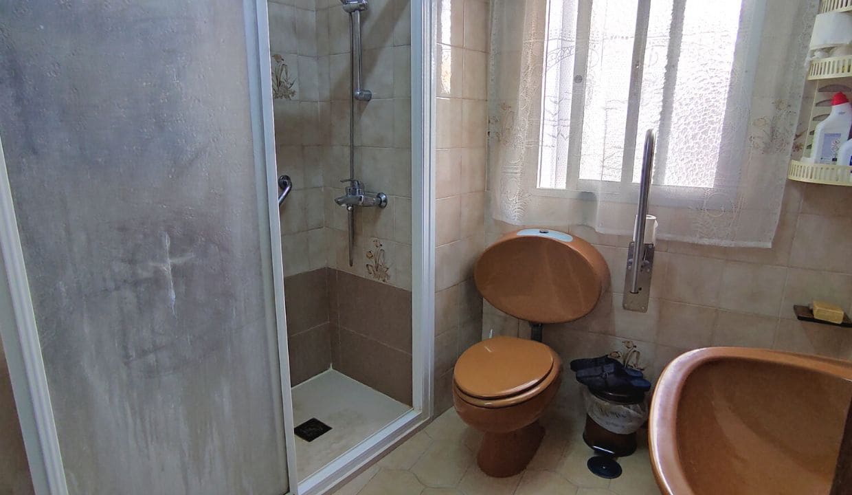 8 soverom Hus til salgs i Canillas de Albaida - € 143 000 (Ref: 7449934)