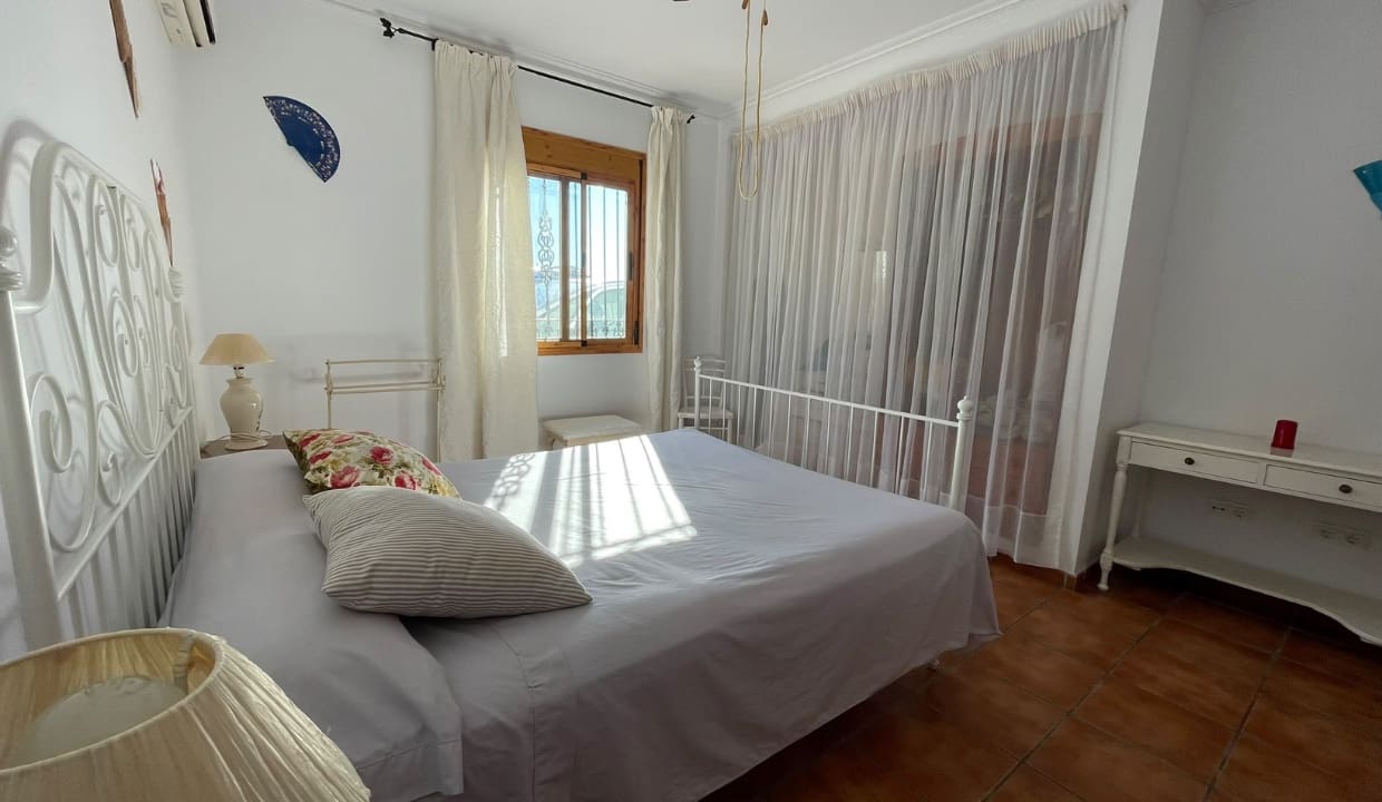 4 sypialnia Finka/Dom wiejski do wynajęcia w Competa z basenem garażem - 1 800 € (Ref: 7506569)
