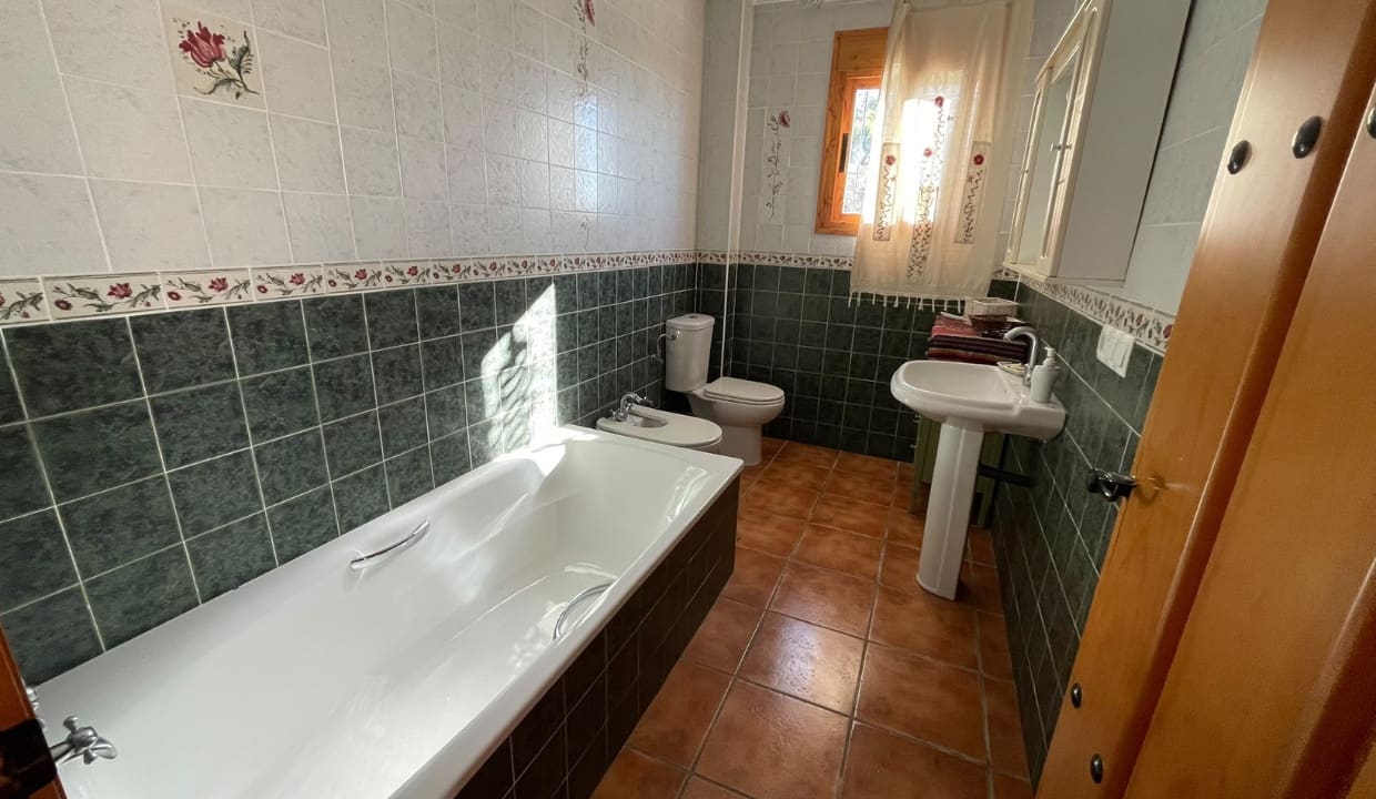 4 sypialnia Finka/Dom wiejski do wynajęcia w Competa z basenem garażem - 1 800 € (Ref: 7506569)