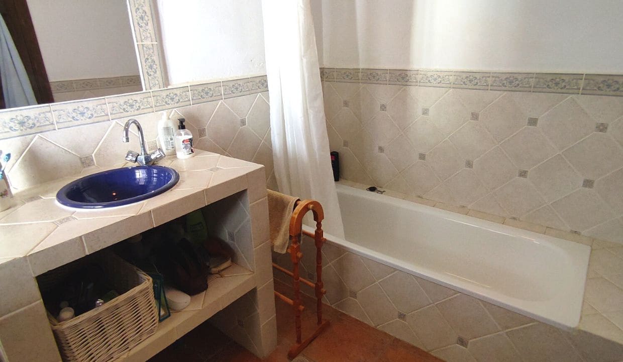 3 camera da letto Villa da affittare in Competa con piscina garage - 1.200 € (Rif: 7537532)