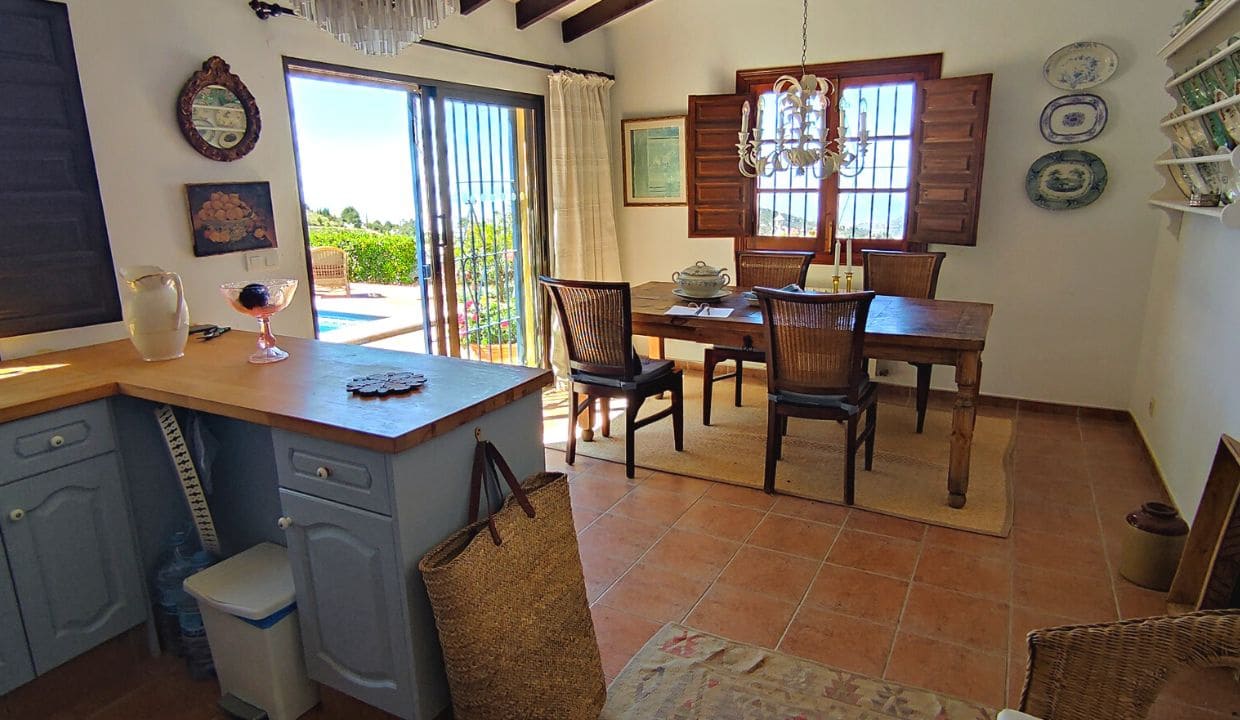 3 camera da letto Villa da affittare in Competa con piscina garage - 1.200 € (Rif: 7537532)