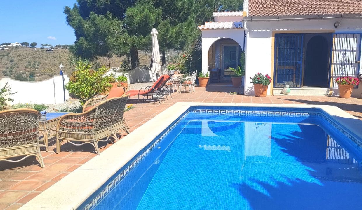 3 camera da letto Villa da affittare in Competa con piscina garage - 1.200 € (Rif: 7537532)
