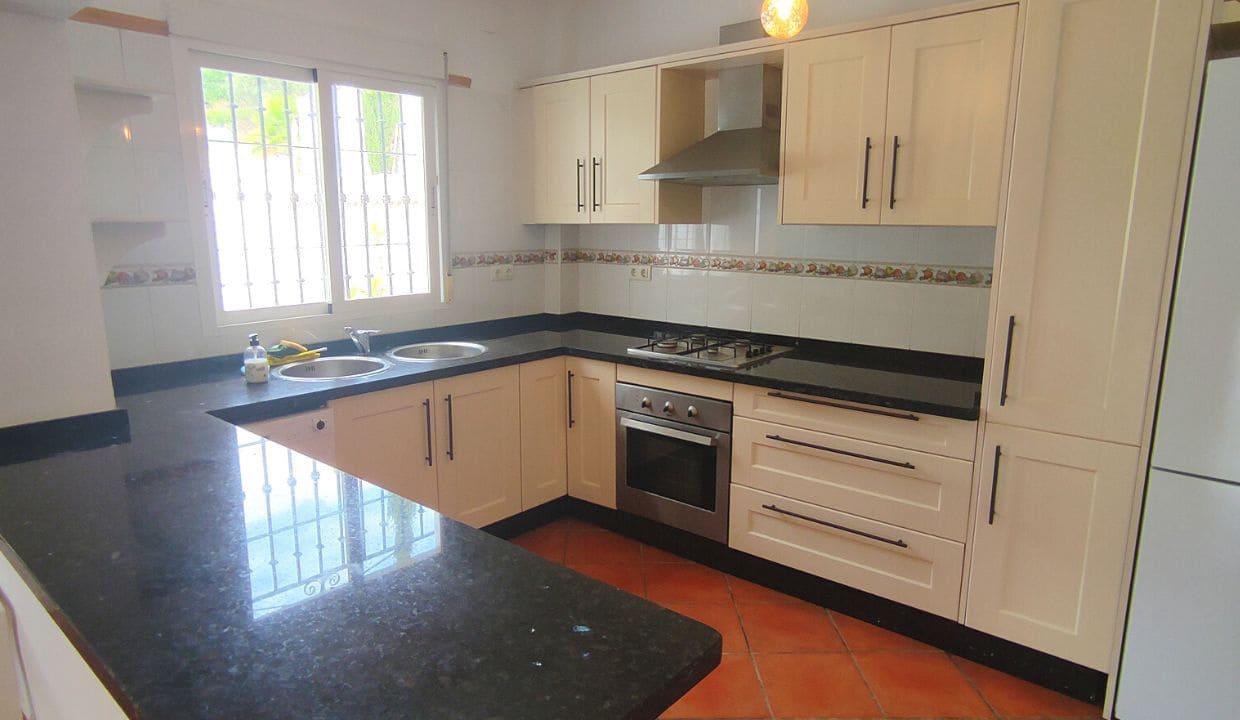 5 soveværelse Villa til salg i Competa med swimmingpool - € 399.000 (Ref: 7724306)