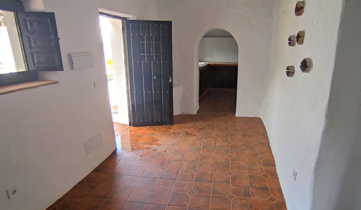 5 soveværelse Villa til salg i Competa med swimmingpool - € 399.000 (Ref: 7724306)