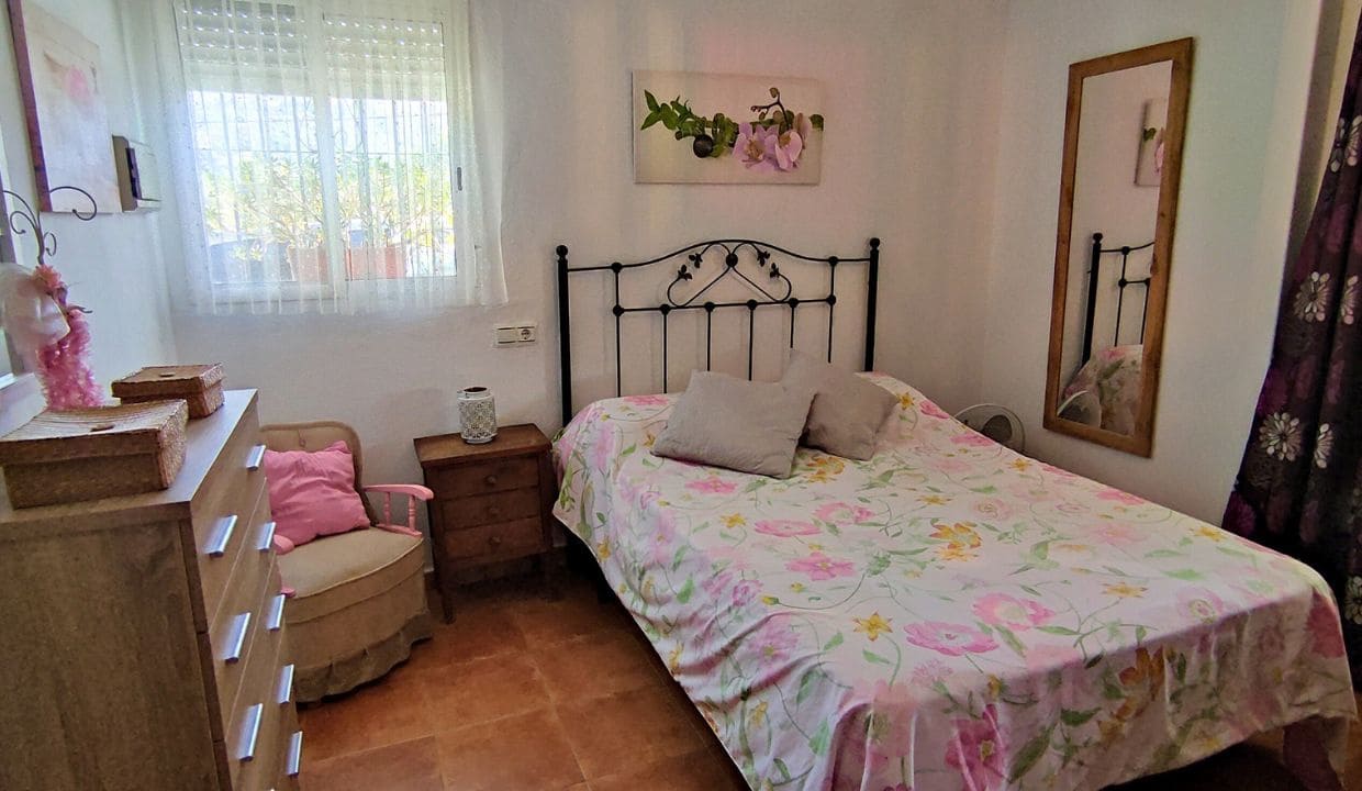 1 makuuhuone Huvila vuokrattavana paikassa Competa mukana uima-altaan 
autotalli - 970 € (Ref: 7835674)