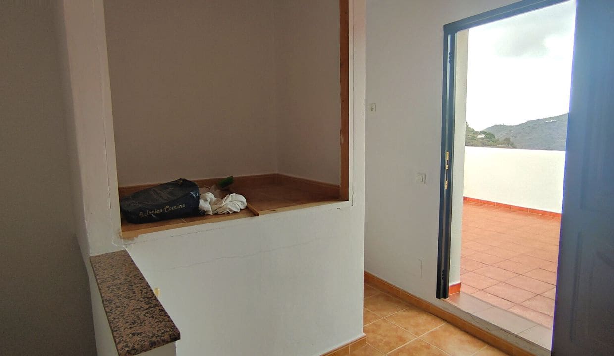 2 soveværelse Byhus til salg i Sayalonga med garage - € 199.000 (Ref: 7856337)