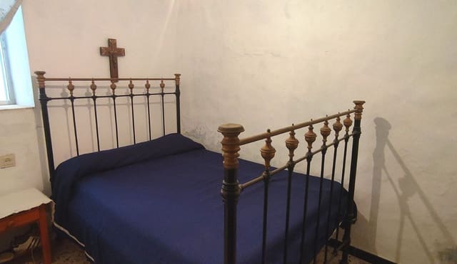 12 soveværelse Byhus til salg i Canillas de Albaida - € 240.000 (Ref: 7876969)