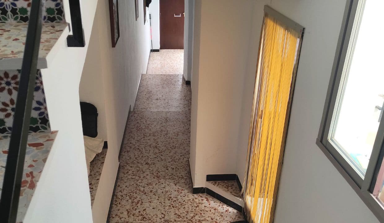 12 soveværelse Byhus til salg i Canillas de Albaida - € 240.000 (Ref: 7876969)