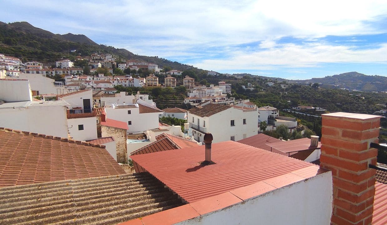 12 soveværelse Byhus til salg i Canillas de Albaida - € 240.000 (Ref: 7876969)