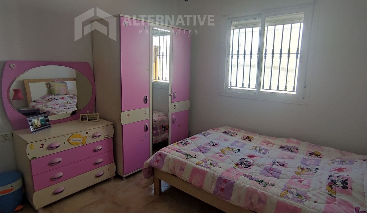 5 soveværelse Villa til salg i Competa med swimmingpool garage - € 345.000 (Ref: 8318670)